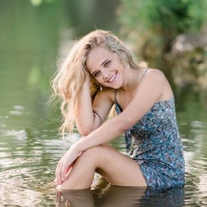 Meet your Posher, Avery